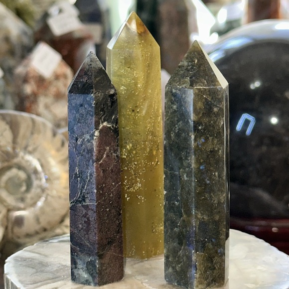 Green Opal, Rainbow Fluorite, Labradorite and Fireworks Crystal Points! - Picture 4 of 7